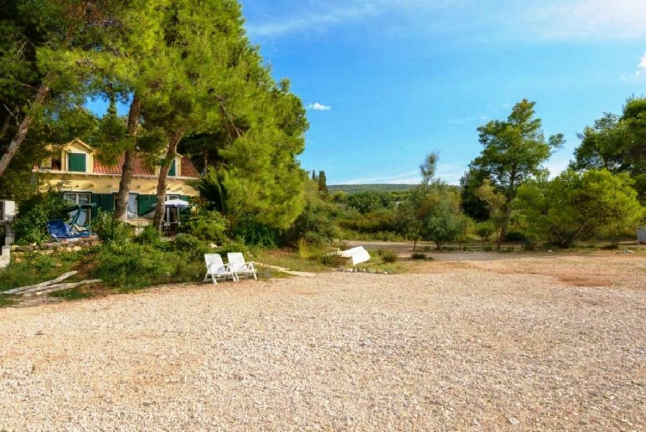 Deluxe Villa Sirena On The Beach With Pool Supetar Eksteriør billede